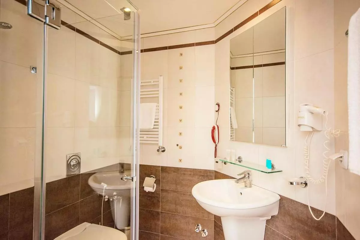 Hazz Hotel BATHROOM (Copy).jpg